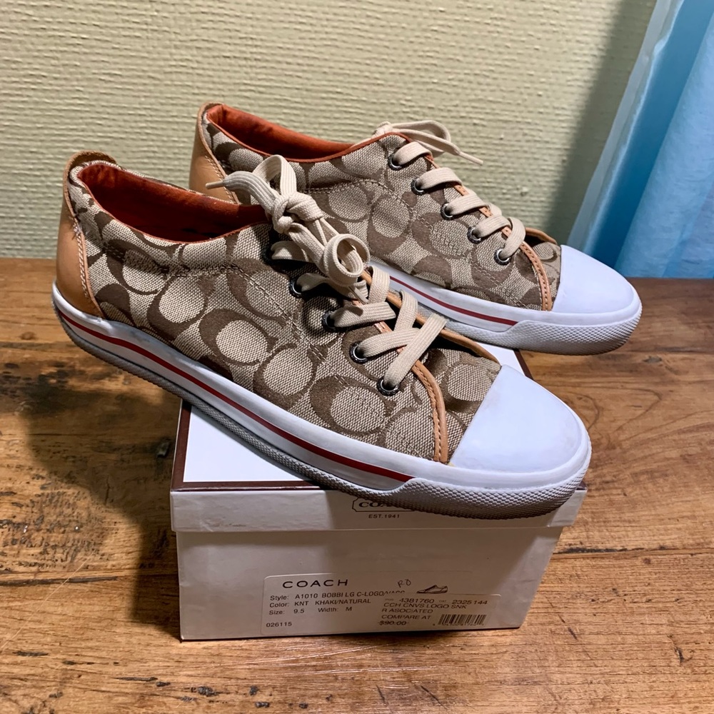 Coach Excellent Condition Signature Sneakers